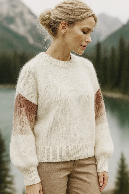 swetry damskie  Sweter Bomberek z beżową aplikacją