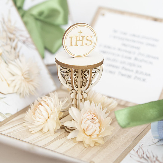 kartki na komunię Pamiątka Pierwszej Komunii exploding box kartka 3d