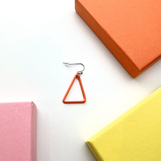 kolczyki szklane Kolczyk TRI - pomarańczowy trójkąt ze szkła