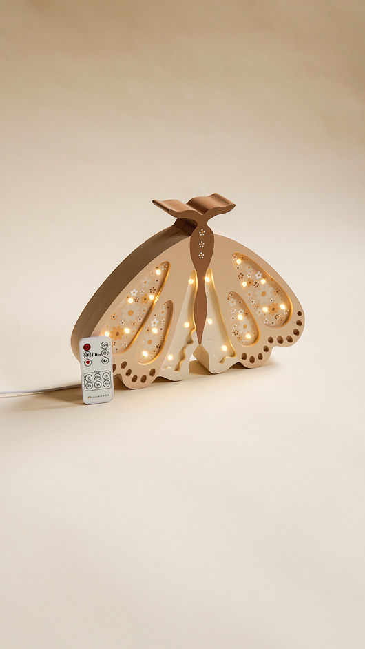 lampy do pokoju dziecka Drewniana Lampka Ćma - Creamy