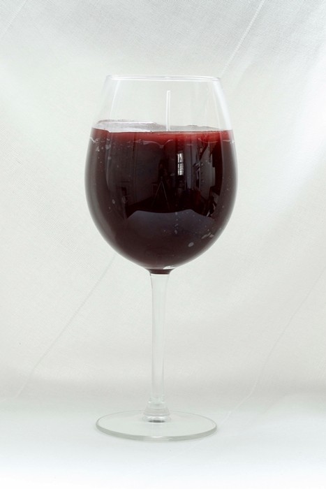 Świeca ,, Wino w kieliszku'' Nikka handmade