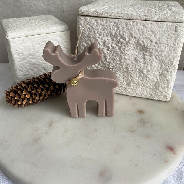 świeczniki i świece Świeca ekologiczna sojowa dekoracyjna "Renifer " 100x85mm