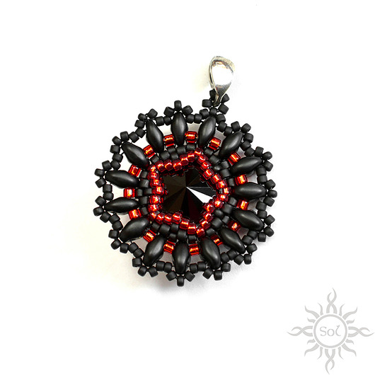 Yoru, wisiorek z kryształem Swarovskiego,beading Sol