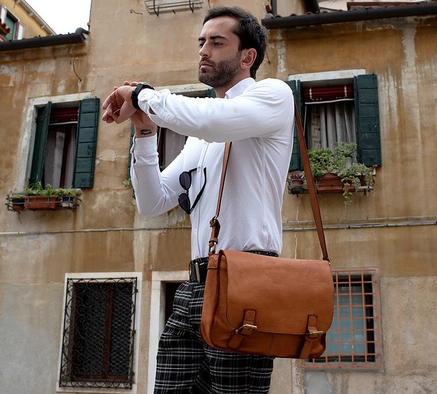 torby i nerki męskie Torba męska studencka na ramię skóra  - MARCO MAZZINI brąz camel