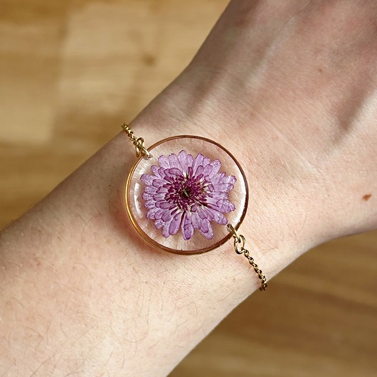 bransoletki z żywicy Bransoletka z kwiatem