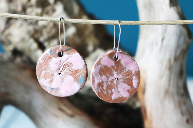 kolczyki ceramiczne Kolczyki Ceramiczne Hortensja Ręcznie Wykonane, Odbite kwiaty, Elegancja