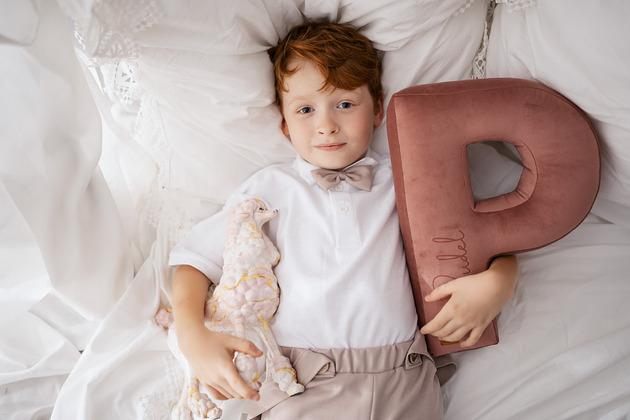 poduszki do pokoju dziecka Poduszka dekoracyjna XXL litera, literka, inicjały z imieniem - kolor do wyboru