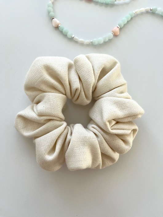 gumki do włosów Kremowa gumka scrunchie Soa z wełny owczej