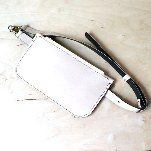 Belt bag /saszetka na zamek puder PAWDECO