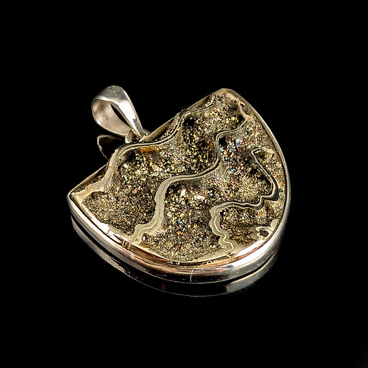 wisiory Amonit z pirytem