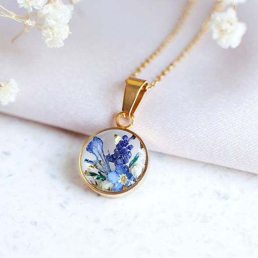 wisiory Wisiorek z kompozycją kwiatową