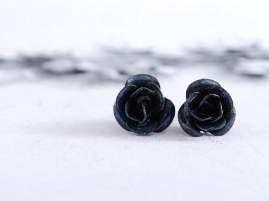 VINTAGE ROSIE - black Dorota Oyrzanowska