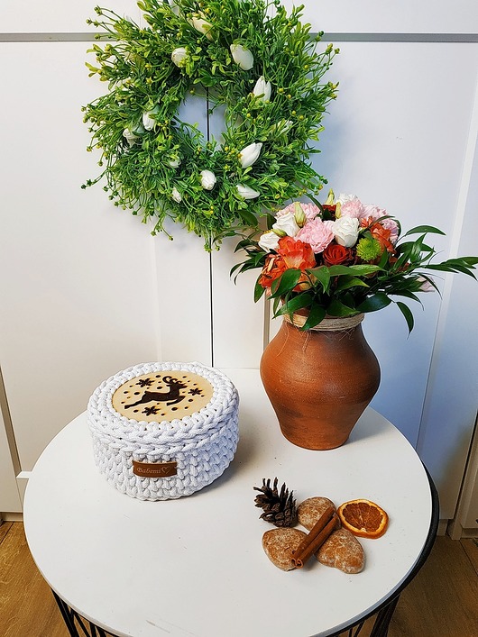 dekoracje świąteczne Kosz prezentowy świąteczny z motywem renifera " Reindeer Gift Basket"