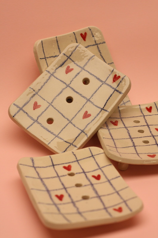mydelniczki Ceramiczna mydelniczka w serca. Ceramika ręcznie robiona