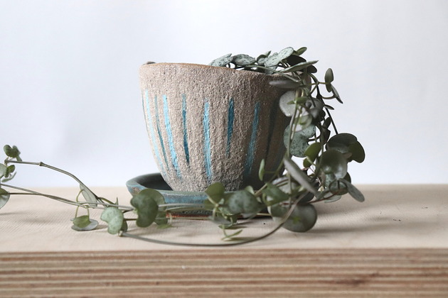 doniczki Mała doniczka ceramiczna