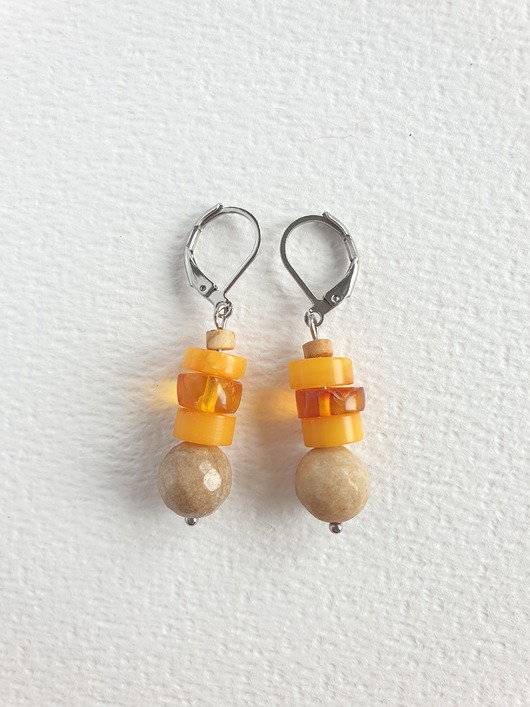 kolczyki z kamieniami Kolczyki z bursztynem SZASZŁYKI jadeit beżowy