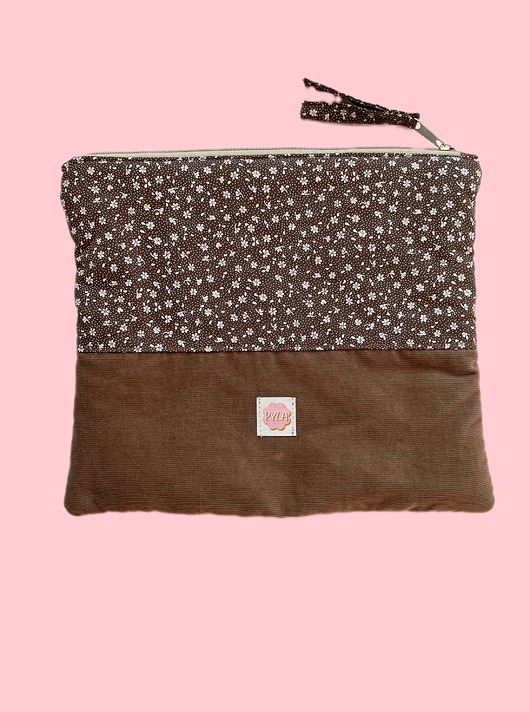 kosmetyczki Kosmetyczka w kwiatki brązowa