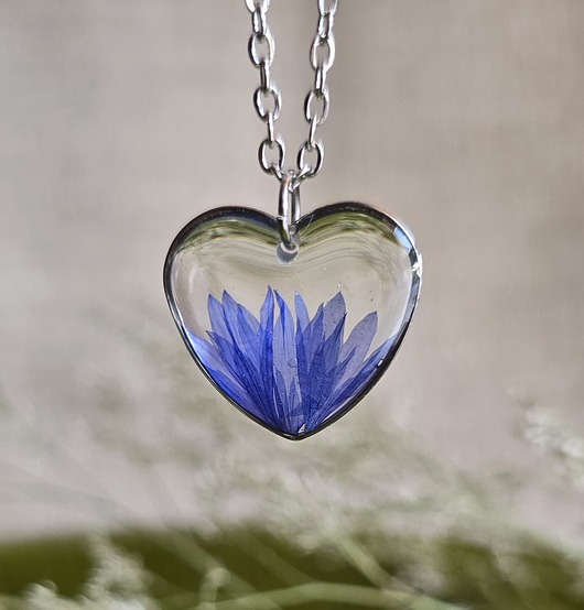 wisiory Wieczne kwiaty srebrny wisiorek prawdziwe kwiaty serce serduszko chaber chabry