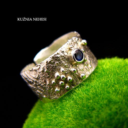 Pierścień – Gaia Collection – Szafir Srebro  Kuźnia Nehesi