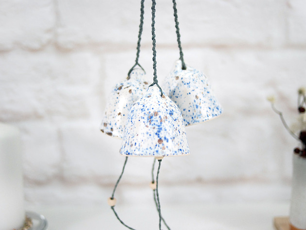 ozdoby choinkowe 3 ceramiczne dzwonki wietrzne - śnieg