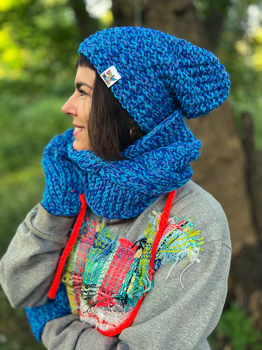 czapki damskie Luźna czapka MERINO 66% Niebieskości NEVERLAND