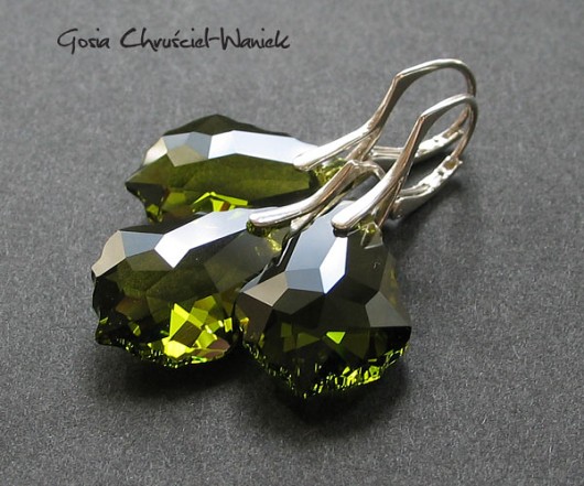 kryształ Swarovski baroque olivine Gosia Chruściel-Waniek