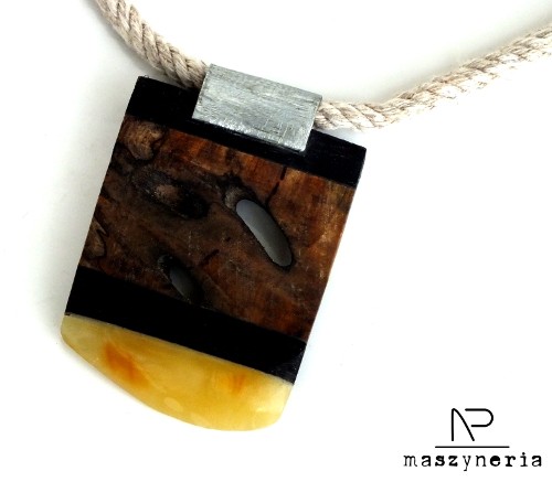 Wood&Amber Wisior Dryfowy Maszyneria