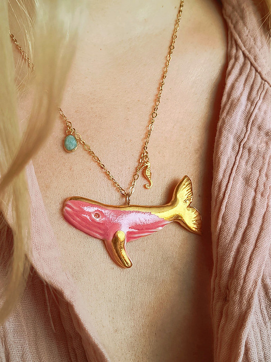 złote naszyjniki Naszyjnik pozłacany Róźowy Wieloryb Kolekcja Parian