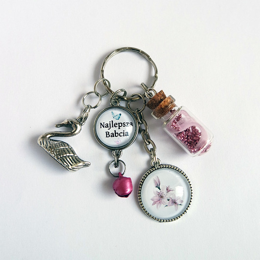 breloki Breloczek - Babcia, lilia, łabędź, fiolka