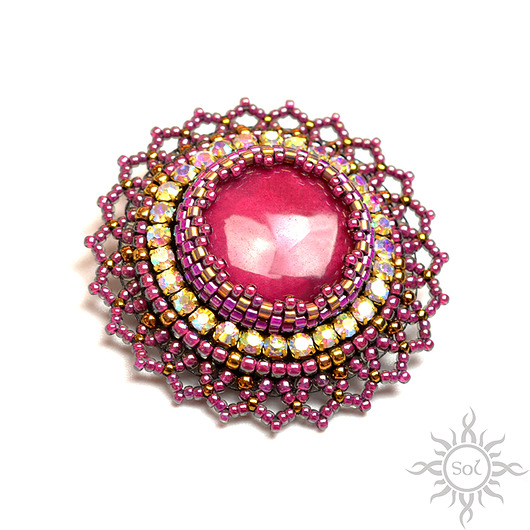 broszki Fleur magenta, broszka z jadeitem, beading, haft