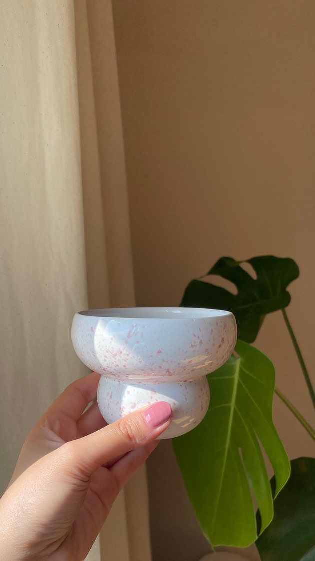 kubki i filiżanki Czarka  [wzór: beżowa  w różowe ciapki]  220 ml