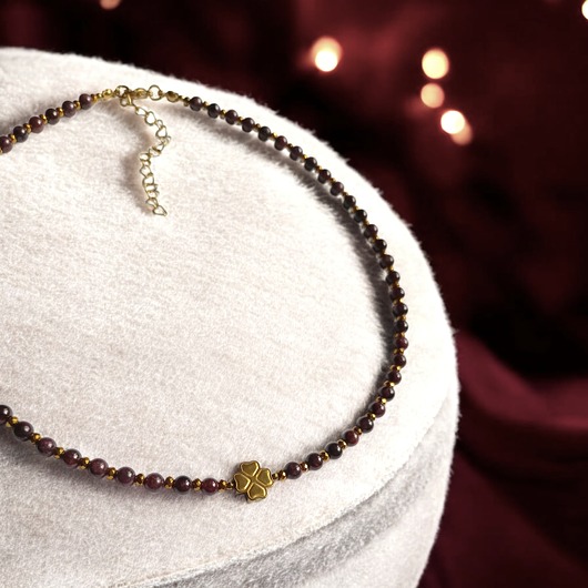 chokery Na szczęście : granat, hematyt : czterolistna koniczynka : naszyjnik