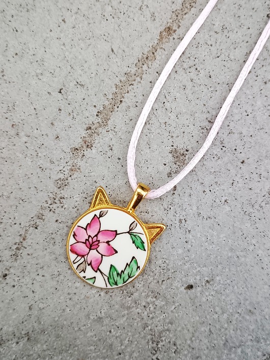 wisiory Naszyjnik w kwiaty kot