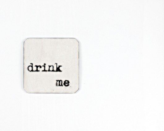drink me : podkładka pod kubek miniart