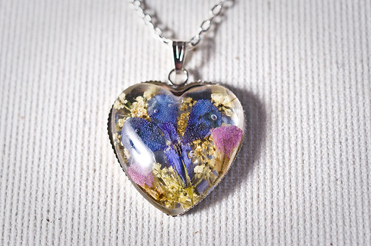 Naszyjnik z żywicy w kształcie serca So Jewelry