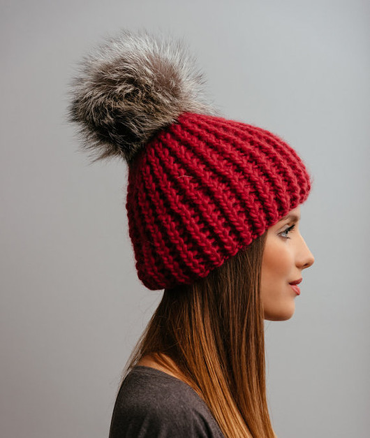 Czapka z naturalnym futerkiem POMPOM