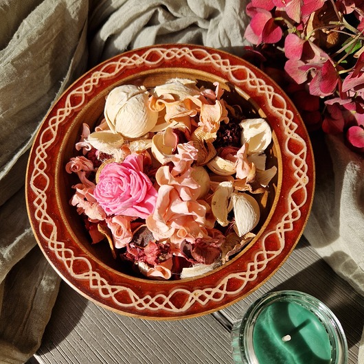 talerze, miski Drewniana miska z orzecha