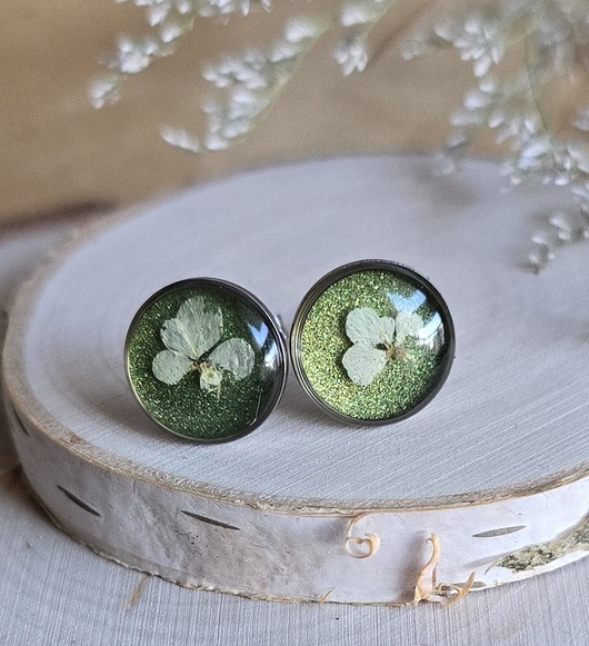 kolczyki z żywicy Wieczne kwiaty wkręty z kwiatami kolczyki srebrne zielone dzika marchew