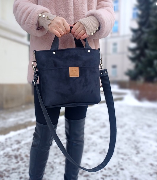 torby na ramię REZERWACJA Torebka z kieszeniami z wodoodpornego zamszu Czarna