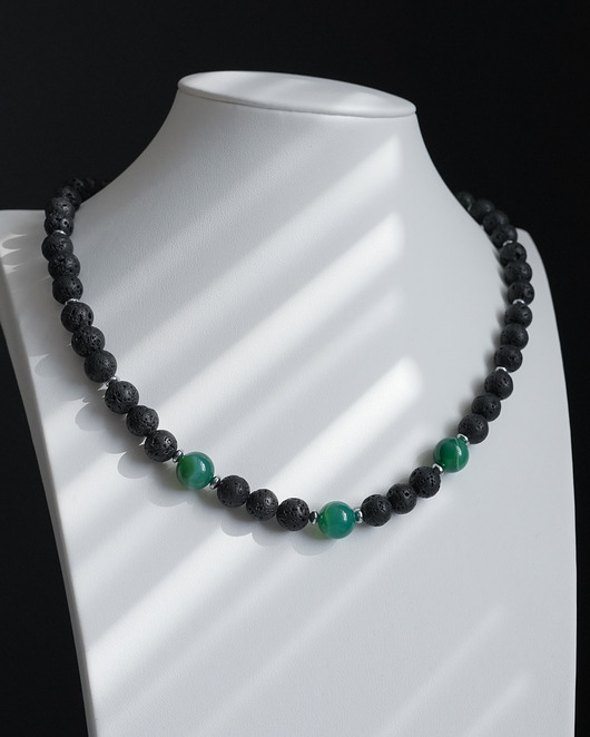biżuteria męska Męski krótki naszyjnik z lawy z zielonym agatem