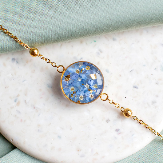 bransoletki z żywicy Bransoletka z niezapominajkami