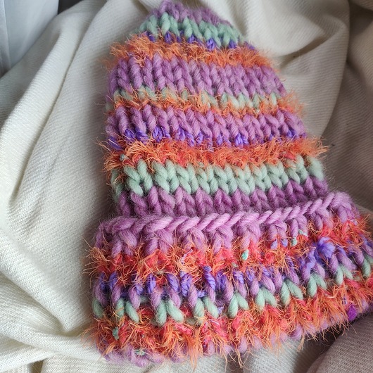 czapki damskie Wełniana kolorowa czapka na drutach WOOLLY mint and pink