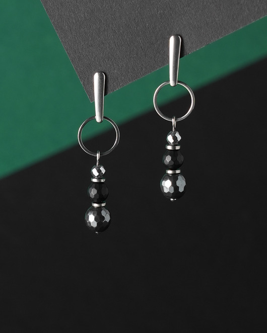 kolczyki z kamieniami Stalowe kolczyki z onyksem i hematytem