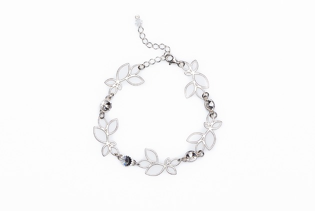 Srebrna bransoleta z kryształami marki Swarovski Alessandra unique