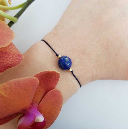 Bransoletka lapis lazuli na granatowy sznureczku Magneska