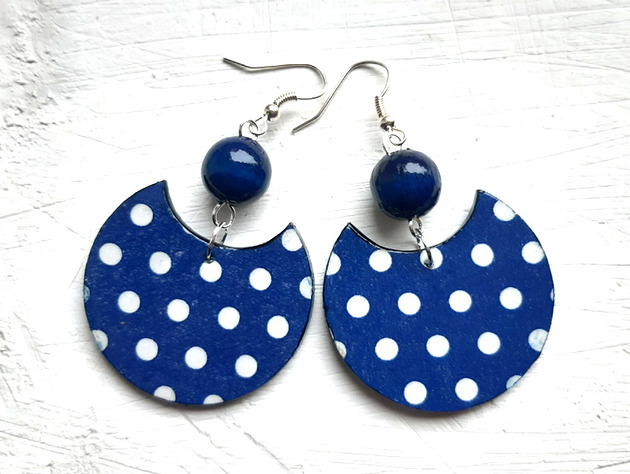 kolczyki drewniane Niebieskie w kropki