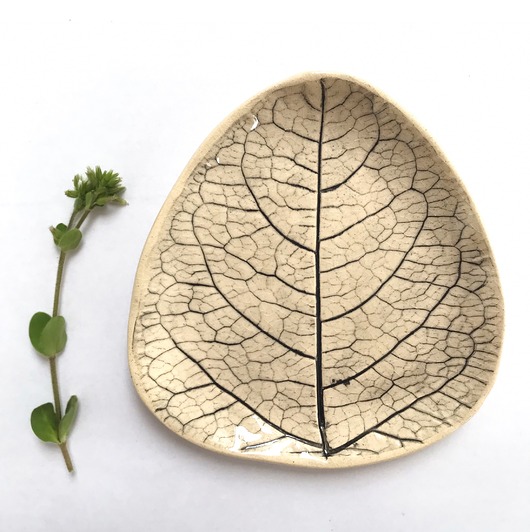 patery i talerze Listek ceramiczny na biżuterię