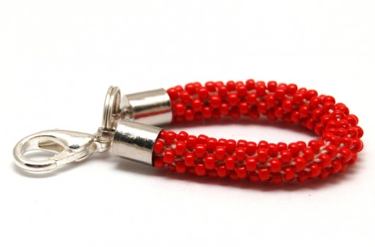Koralikowy breloczek do kluczy czerwony MadeByInati