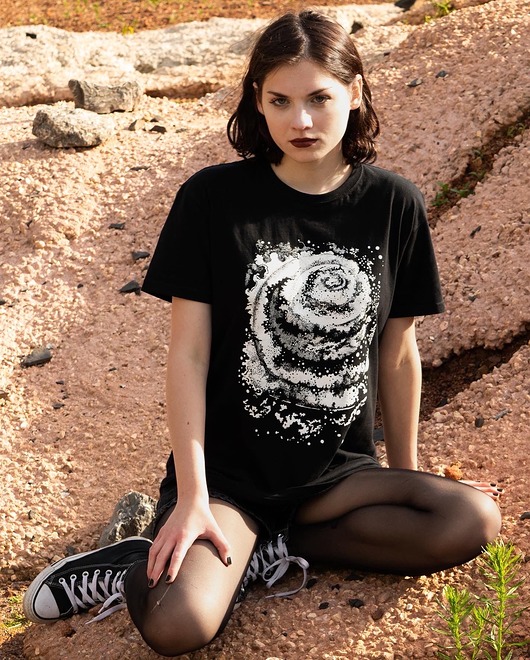 t-shirt damskie Koszulka z surrealistyczną ilustracją