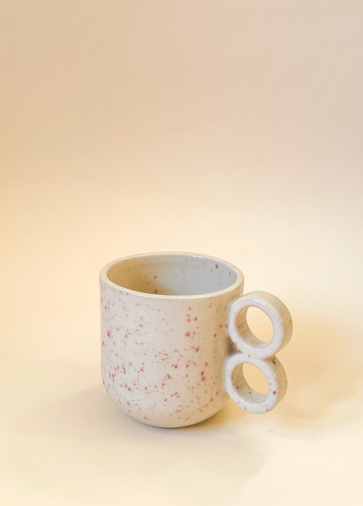 kubki i filiżanki Kubek podwójne ucho  [kolor:  beżowy w różowe ciapki]  330 ml